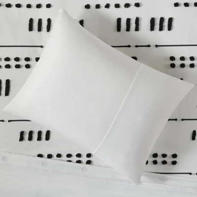 Intelligent Design Milani Clip Jacquard Duvet Cover Set Black/White 3 Intelligent Design Milani Clip Jacquard Duvet Cover Set Black/White - Image 3