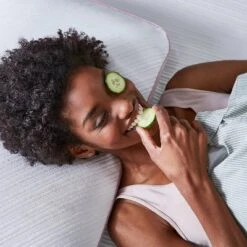 Reversible Support Gel Memory Foam Bed Pillow With Antimicrobial Cover - Nüe By Novaform -Home Decoration Store GUEST 732f14eb c0e3 4af2 9749 55bfeec79787